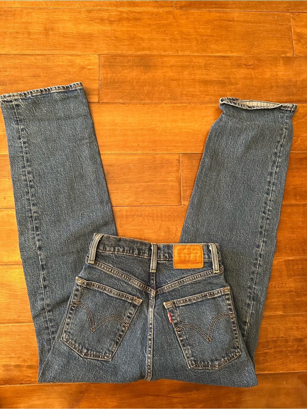 Levi’s Ribcage Jeans - Picture 2 of 7